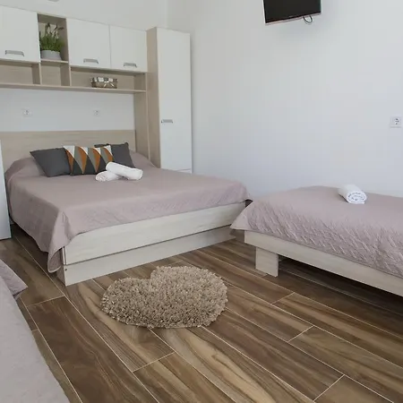 招待所 Apartmants Herc 3*